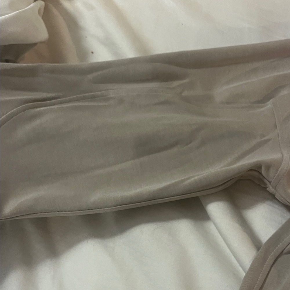 Tan lululemon softstreme Quarter-Zip Pullover size 8 - Picture 3 of 6